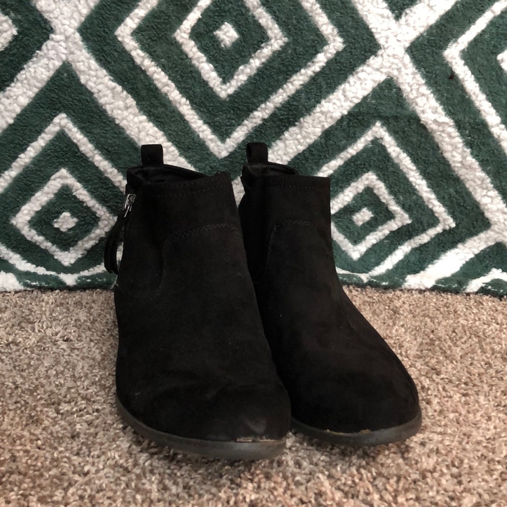 Arizona Black Booties - Picture 2 of 6